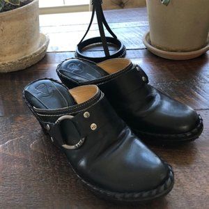 FRYE Black leather clogs/slides